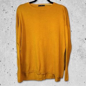 Zara Knit • lightweight crew neck sweater